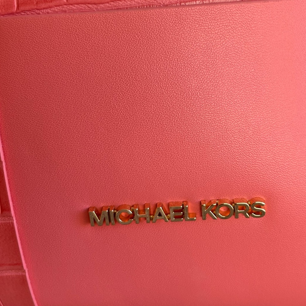 Brand New Mercer Michael Kors Grapefruit Purse - Picture 5 of 6